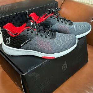 Peloton circuit runners